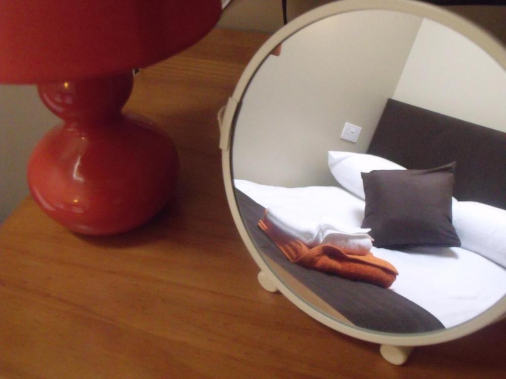 Stag Coach House Hotel Carmel Szoba fotó